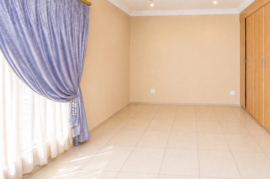 4 Bedroom Property for Sale in Kosmos Ridge North West